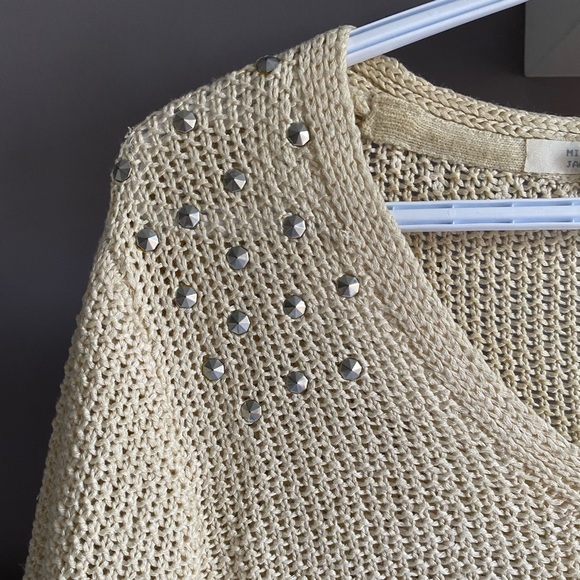 Knitted White Sweater - Picture 3 of 3